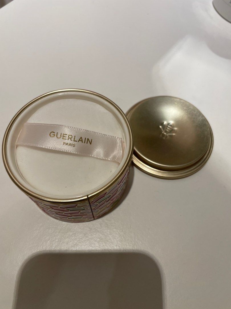 由 oni888 (刊登 ID 1378166562，圖片 2) 提交，位於 台中市 (Taichung) 的 嬌蘭 幻彩流星蜜粉球 (類別：化妝品)，說明：02 Cool / Rosé：以和諧的柔美色調使白皙膚色倍顯均勻無瑕。。