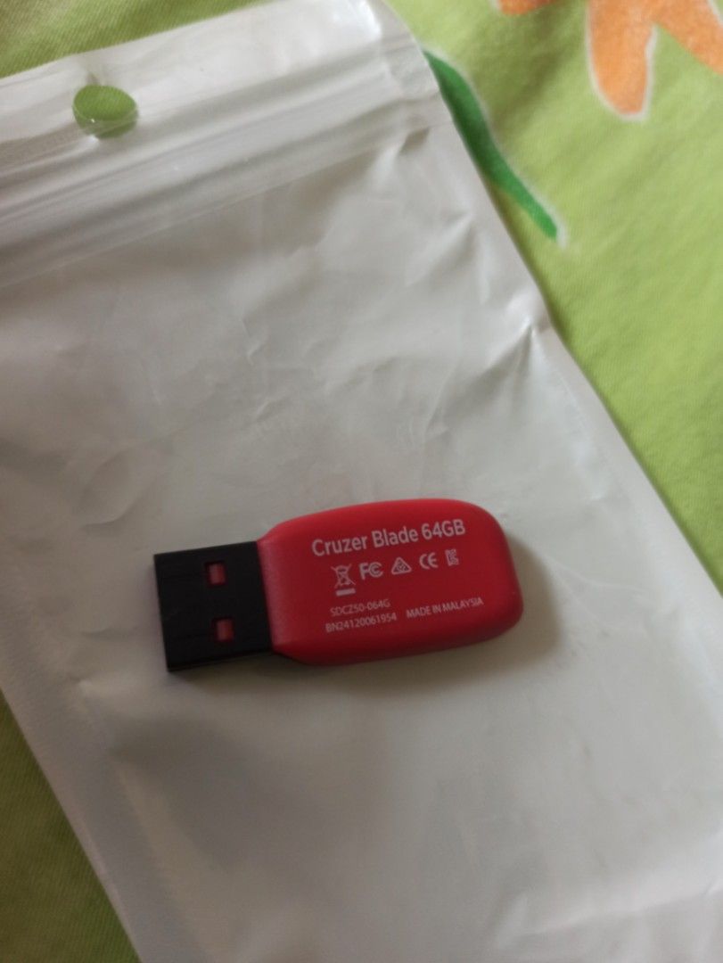 由 marc33699 (刊登 ID 1377476969，圖片 2) 提交，位於 台北市 (Taipei) 的 二手 只用過幾次 SanDisk 64G Cruzer Blade USB 2.0 隨身碟 flash drive (類別：硬碟及儲存裝置)，說明：二手 只用過幾次 SanDisk 64G Cruzer Blade USB 2.0 隨身碟 一個100元 商品來源：疫情時期公司購買的檔案傳輸用，使用沒幾次 有任何問題歡迎提問 謝謝。