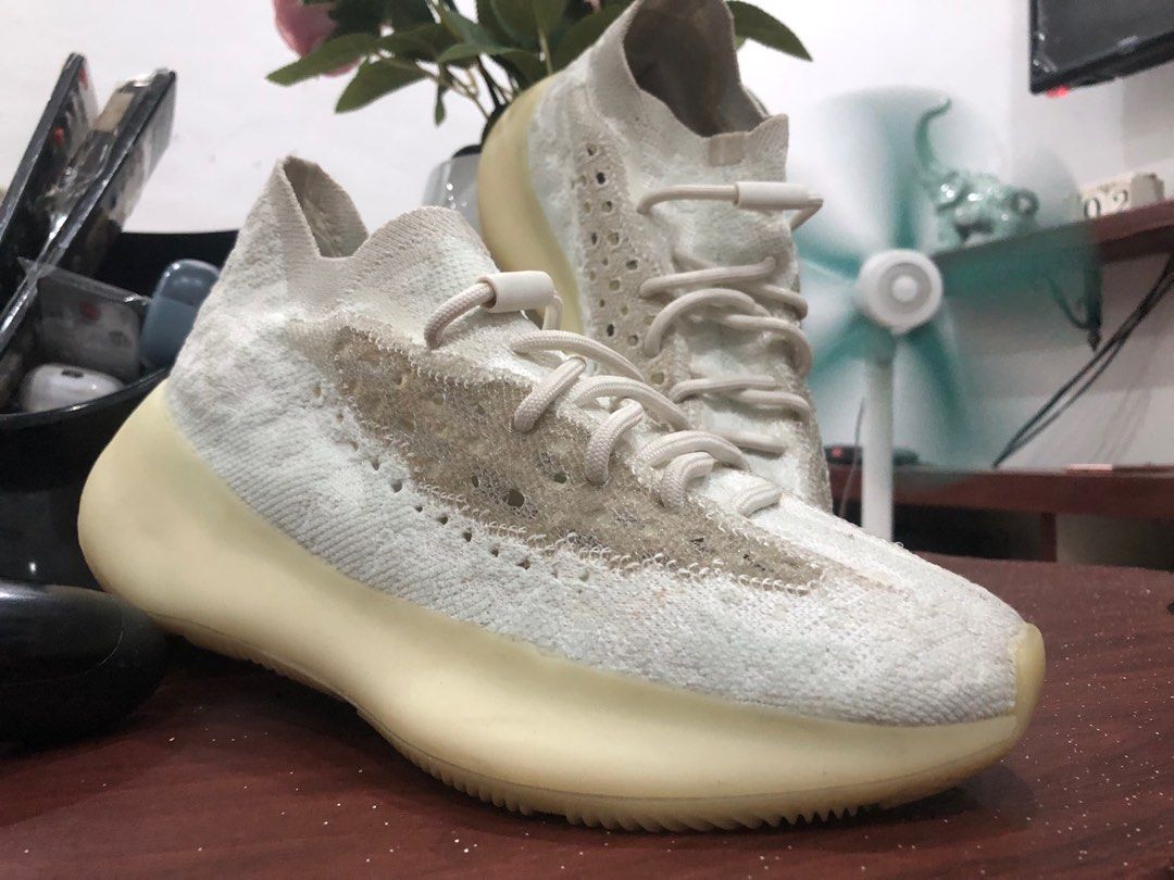 Adidas Yeezy boost 380 calcite glow (Category: Sneakers) located in Talisay, Batangas. Submitted by okineaxy (Listing ID 1378250188, Image 2). Description: Padala ni kuya from japan para sa baby ko Used once or twice lang po Rs:Need funds .
