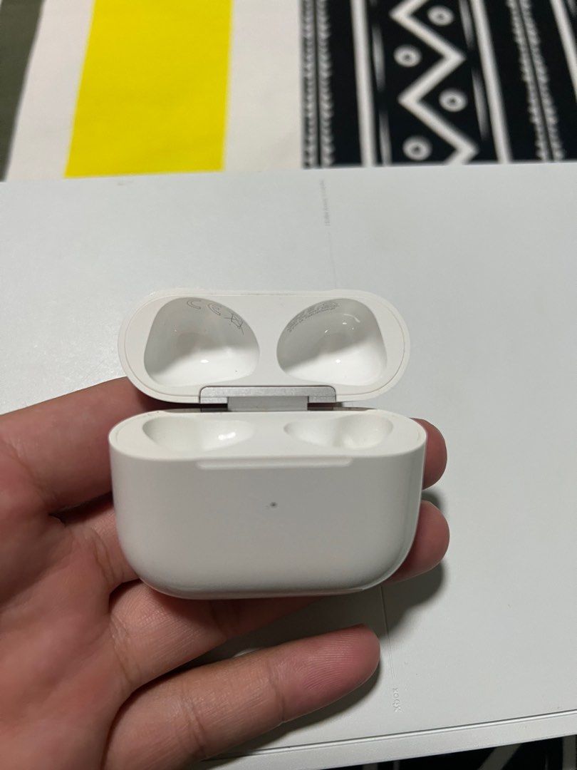 Airpods Gen 3 Original Case Only (Category: Headphones & Headsets) located in Manila. Submitted by raymartman33052 (Listing ID 1378268504, Image 3). Description: Airpods Gen 3 Original Case W/ Free Case na din po.