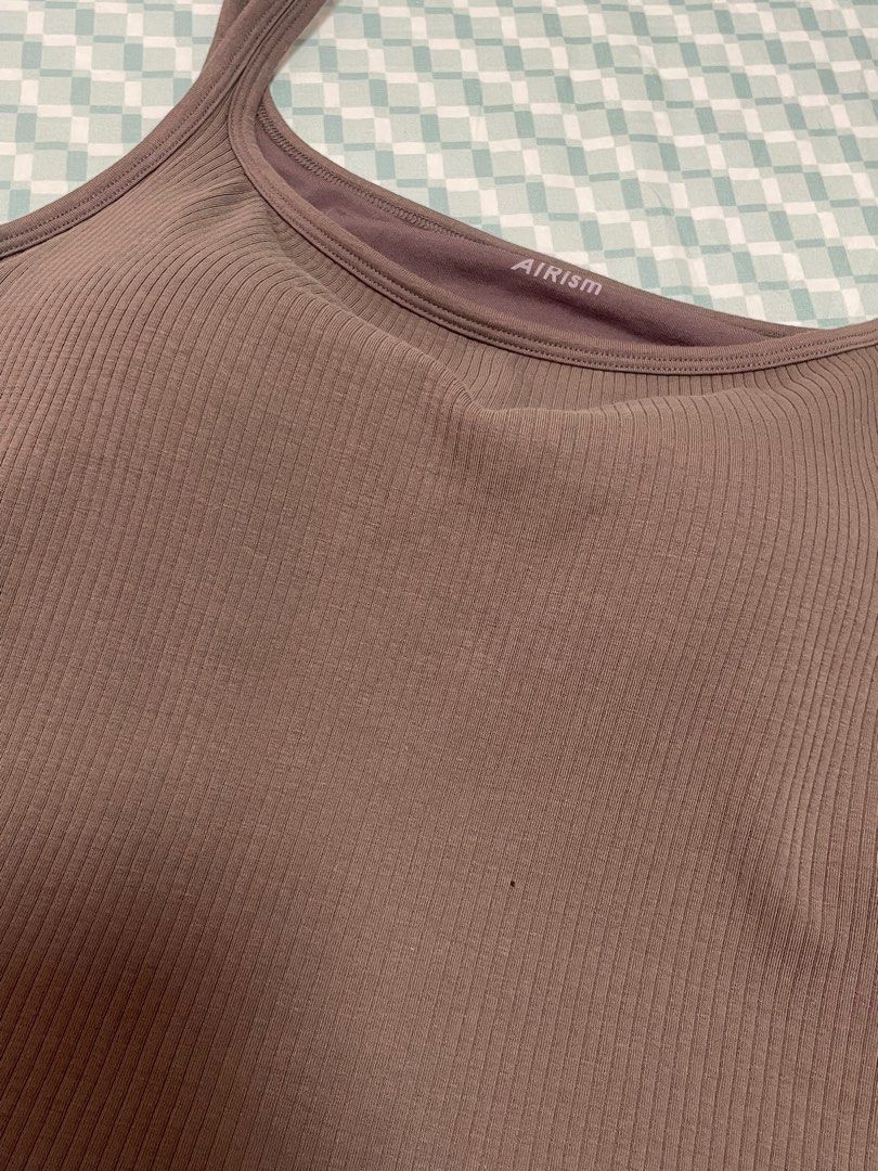 Authentic Uniqlo Brown Ribbed Bra Top (Category: Sleeveless) located in Quezon City. Submitted by mnl.declutter (Listing ID 1378199200, Image 3). Description: Authentic Uniqlo Brown Ribbed Bra Top •washed but never worn •cropped Size guide •length ≈ 17 in DM for any questions or inquiries! 😊 MOP - Gcash SF - c/o buyer.