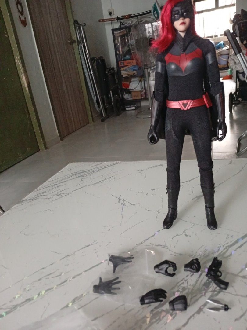 Bat woman (Category: Other Sports Equipment and Supplies) located in Singapore. Submitted by amirul_of_steel (Listing ID 1378207918, Image 1). Description: .