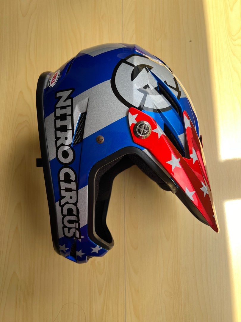 Bell Nitro circus Medium (Category: Community) located in Baguio. Submitted by the_nuke (Listing ID 1378183760, Image 2). Description: 2800 plus shipping with original box..