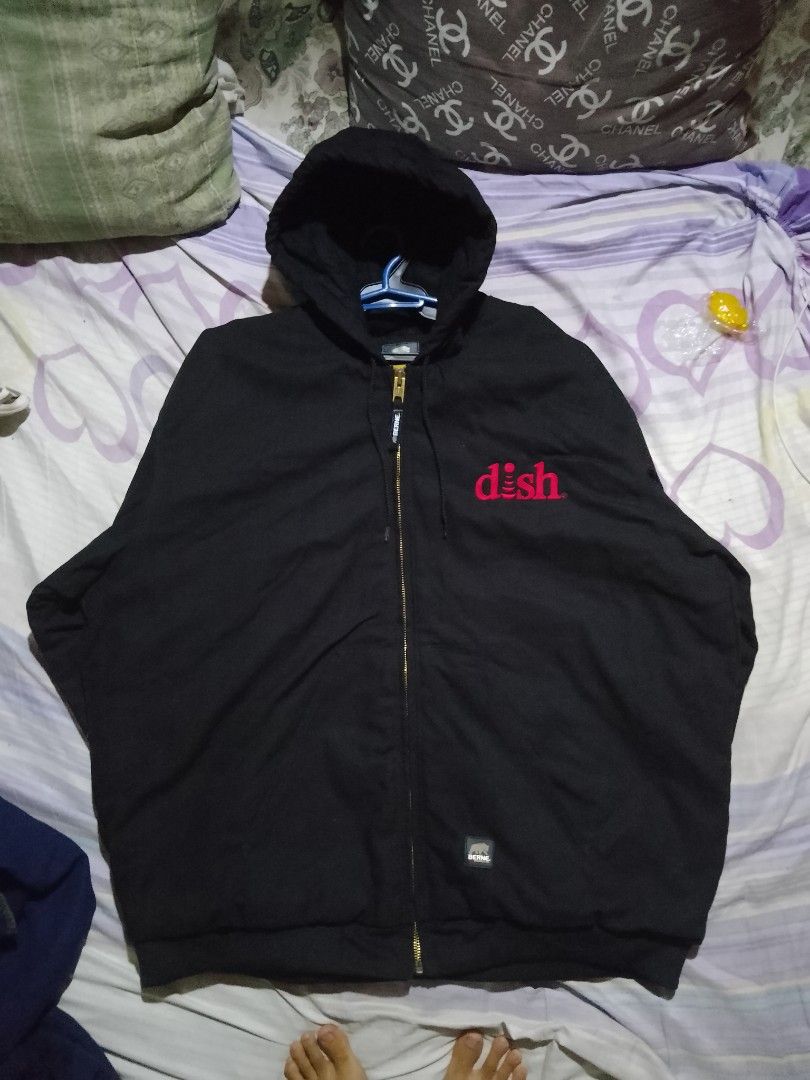 Berne 90's active duck jacket (Category: Activewear) located in Calabanga. Submitted by bekneegear (Listing ID 1378274308, Image 1). Description: size 3xl no flaws.