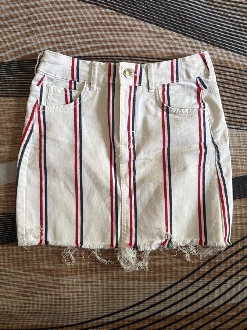 BERSHKA denim skirt (Category: Skirts) located in Pasig City. Submitted by declutterwithmaria (Listing ID 1378199262, Image 1). Description: Size: SMALL (04) Pre loved, still good as new No issues.