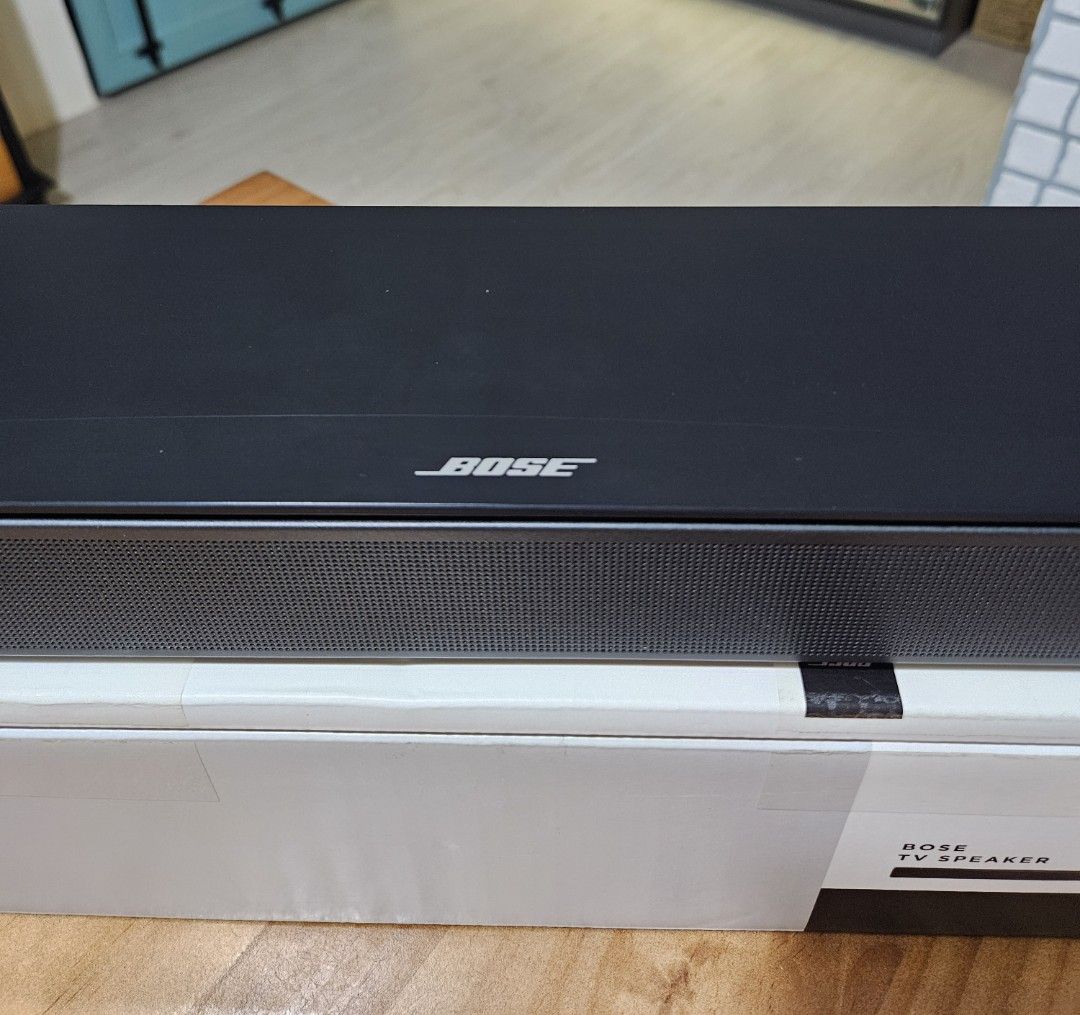 由 angrymonster (刊登 ID 1378200093，圖片 2) 提交，位於 新北市 (New Taipei) 的 《Bose》TV speaker 二手 (類別：Soundbar、揚聲器、藍牙喇叭、耳擴)，說明：商品狀況：二手，9.5新，正品，功能正常 《soundbar長度過長，只能貨運》 尺寸：寬59.4 x 深10.2x 高5.6公分 配件：電源線、光纖線、說明書、遙控器 #bose solo soundbar series 2#bose喇叭#solo soundbar series #bose 電腦喇叭#Bose soundbar#soundbar#bose solo 2#bose TV speaker。