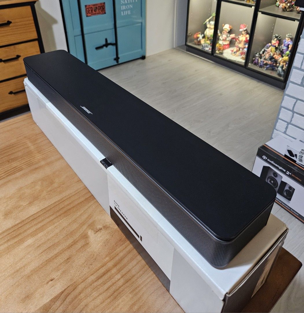 由 angrymonster (刊登 ID 1378200093，圖片 3) 提交，位於 新北市 (New Taipei) 的 《Bose》TV speaker 二手 (類別：Soundbar、揚聲器、藍牙喇叭、耳擴)，說明：商品狀況：二手，9.5新，正品，功能正常 《soundbar長度過長，只能貨運》 尺寸：寬59.4 x 深10.2x 高5.6公分 配件：電源線、光纖線、說明書、遙控器 #bose solo soundbar series 2#bose喇叭#solo soundbar series #bose 電腦喇叭#Bose soundbar#soundbar#bose solo 2#bose TV speaker。