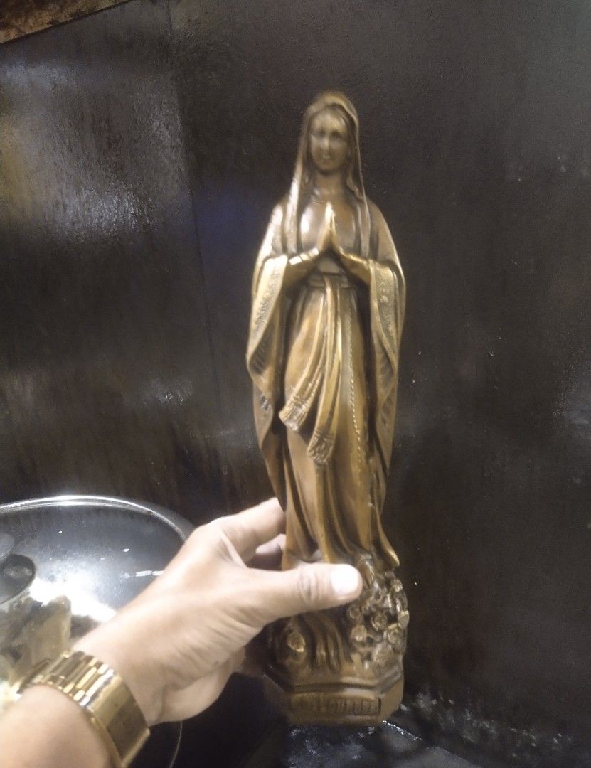 Brass mama Mary statue display (Category: Religious Items) located in Manila. Submitted by kurukutuk (Listing ID 1378294979, Image 2). Description: brass mama Mary statue display 12 x 3 inches HxL made of brass.