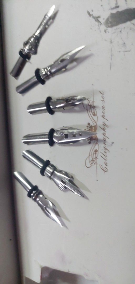 Calligraphy Pen Tips (6pcs) (Category: Stationery & School Supplies) located in Mandaluyong City. Submitted by kayeson (Listing ID 1378244995, Image 2). Description: Calligraphy Pen Tips with Box Never Used 180.