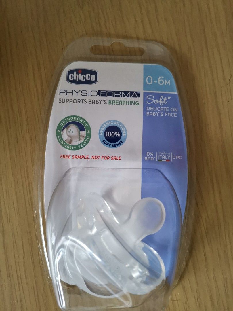Chicco PhysioForma 0-6M Pacifier (Category: Soothers & Pacifiers) located in Singapore. Submitted by cupkin (Listing ID 1378226549, Image 1). Description: - Brand new Chicco PhysioForma pacifier - Designed to support baby's breathing - Made of 100% soft silicone - Orthodontic design - Gentle on baby's face part of a set I purchased but I don't need this.