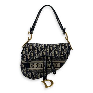(Category: ) located in . Submitted by carousellluxury (Listing ID 1378219848, Image 1). Description: .