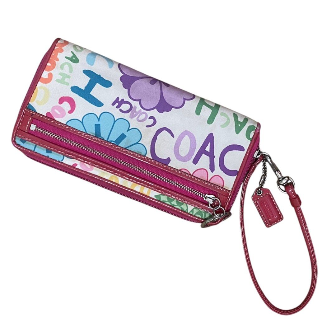 coach vintage y2k 2000s wristlet (Category: Wallets & Card holders) located in Quezon City. Submitted by y2ktivity (Listing ID 1378195823, Image 1). Description: orig coach, thrifted from japan 🇯🇵 .