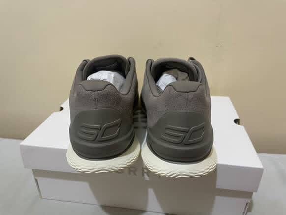Curry 1 low flowtro lux (Category: Sneakers) located in Baguio. Submitted by thriftcrate2021 (Listing ID 1378330791, Image 3). Description: UnderArmour Curry 1 Flotro Lux Size 11 Brand new, complete Price: 5795+sf negotiable Srp 9195 MoP: Gcash/BPI.