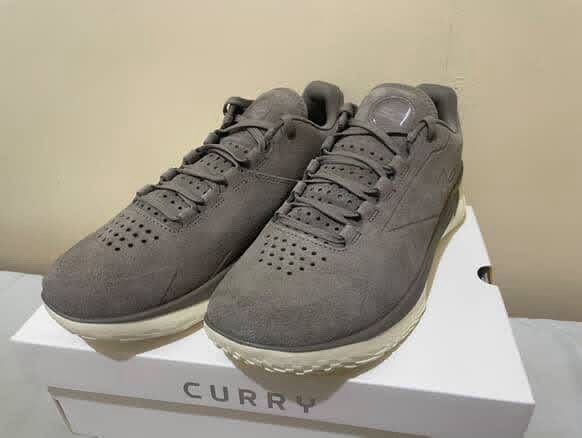Curry 1 low flowtro lux (Category: Sneakers) located in Baguio. Submitted by thriftcrate2021 (Listing ID 1378330791, Image 1). Description: UnderArmour Curry 1 Flotro Lux Size 11 Brand new, complete Price: 5795+sf negotiable Srp 9195 MoP: Gcash/BPI.