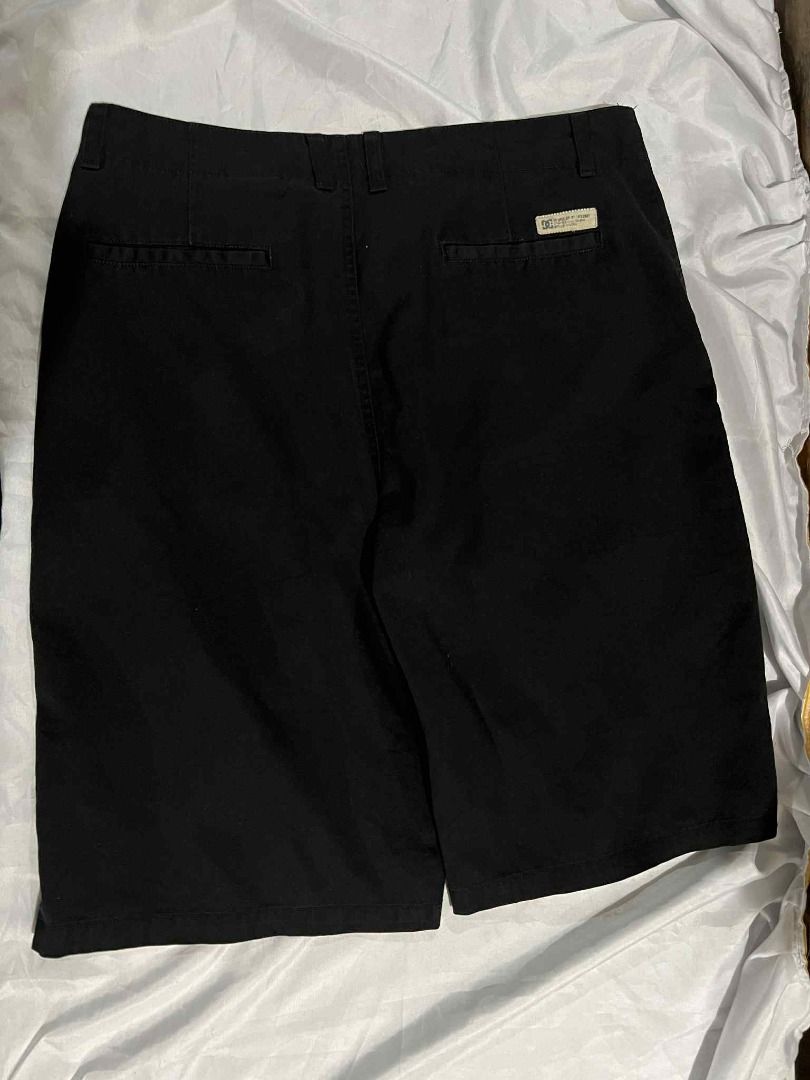 DC Shorts (Category: Shorts) located in Iligan City. Submitted by manismanis61161 (Listing ID 1378300624, Image 3). Description: ‼️ FOR SALE‼️ DC AUTHENTIC SHORT GOOD CONDITION Binili ko from Japan Color rate: 9.9/10 No Stain/Discoloration Color may vary due to lighting, pero color rate is in very good condition Size: 34 Condition: No Issue. No Pinhole(s). Complete Tags Price: 500 + SF (if di kaya ng meet-up) Unli Vouch, Video Call to check the I