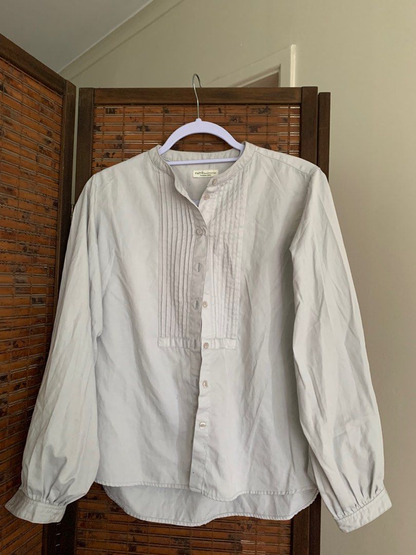 Eatth Music&Ecology Blouse (Category: Longsleeves) located in Naga. Submitted by briesket (Listing ID 1378195704, Image 1). Description: Has ballpen stains as pictured.