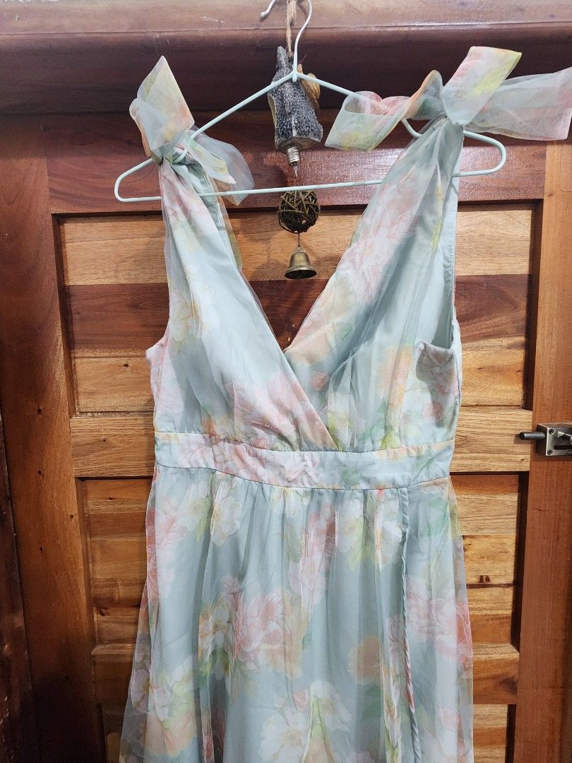 Floral Dress (Category: Dresses) located in Caloocan City. Submitted by manuzca (Listing ID 1378311404, Image 2). Description: Used once during friend's wedding From Shein Condition: 10/10 Size: Small.