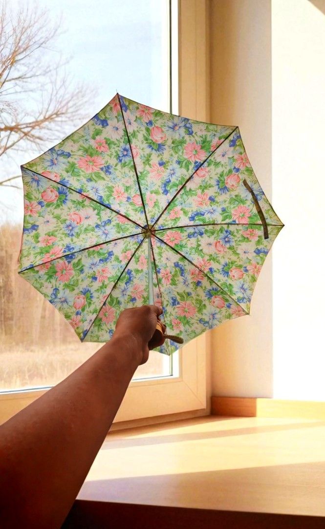 Folding umbrella japan surplus manual (Category: Umbrellas) located in Quezon City. Submitted by plantcorner (Listing ID 1378216269, Image 2). Description: With sign of used pero quality po at matibay.