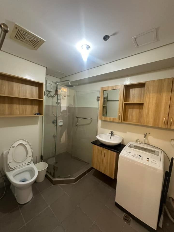 For Rent Avida Towers Centera 1BR (Category: Apartments & Condos) located in Taguig. Submitted by jubie_lucban214 (Listing ID 1359640607, Image 2). Description: Available for Viewing Monday-Saturday ‼️ AVIDA TOWERS CENTERA Edsa, Mandaluyong Tower 1 1Br Unit 36sqm. Fully Furnished Lease Price: 1pax 24K/month inclusive of dues 2pax 25K/month inclusive of dues Optional Add Parking 6K/month inclusive of dues Terms: 2 Months Security Deposit 1 Month A