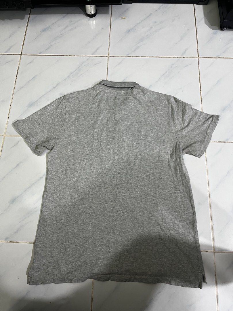 Gap Grey Polo Shirt Sz Large (Category: Tshirts & Polo Shirts ) located in Manila. Submitted by allaboutthemhobbies_ (Listing ID 1378306920, Image 2). Description: Gap Grey Polo Shirt 22x29.
