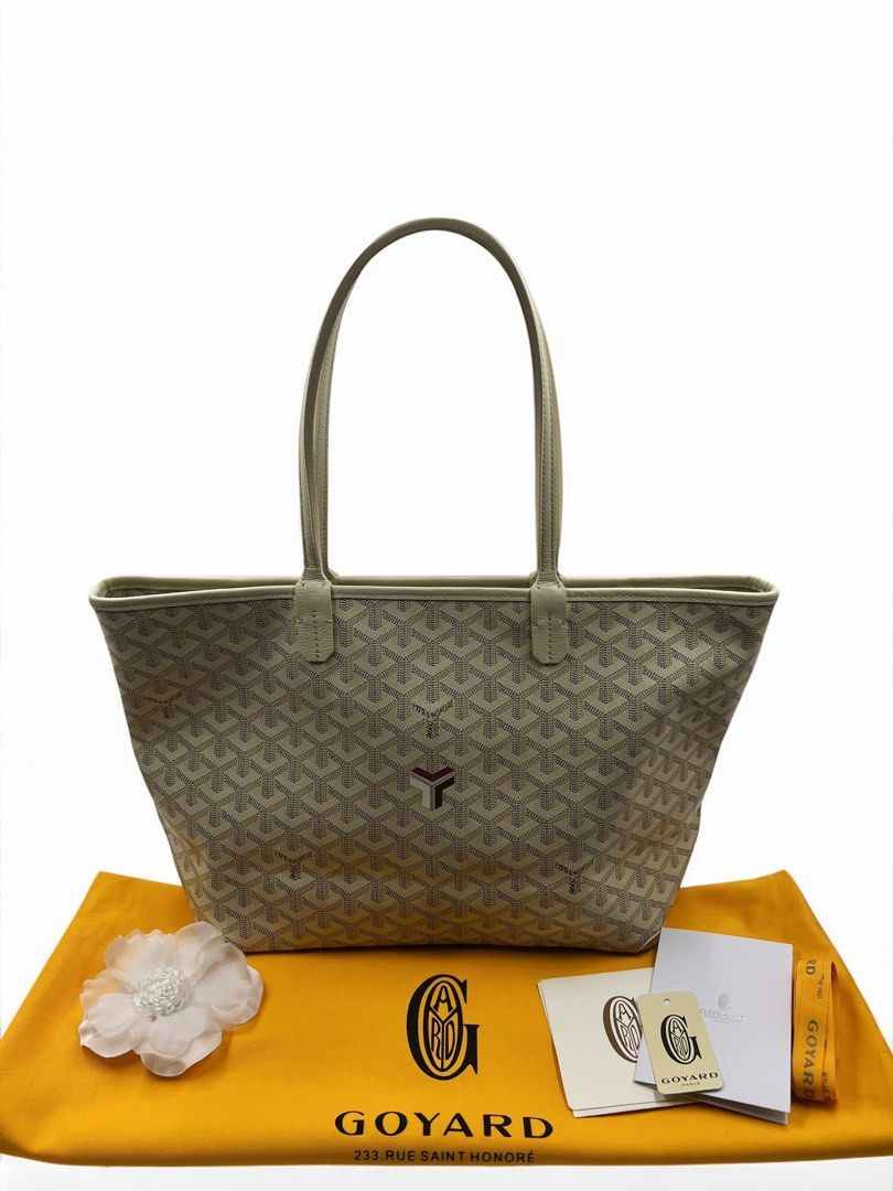 ⚜️Goyard Artois Sand 🍦🍨🥯 (Category: Luxury Bags & Wallets) located in Makati City. Submitted by 90sangel (Listing ID 1378261321, Image 2). Description: •Item: Goyard Artois PM in Sand color 🖤 •Size: PM size •Condition: As New! *We can help you source other size if you need. * this tote also boasts a convenient zipper closure, allowing to securely store & transport essentials with ease. ⚜️ *Includes original box, dustbag, paperbag and cards. s