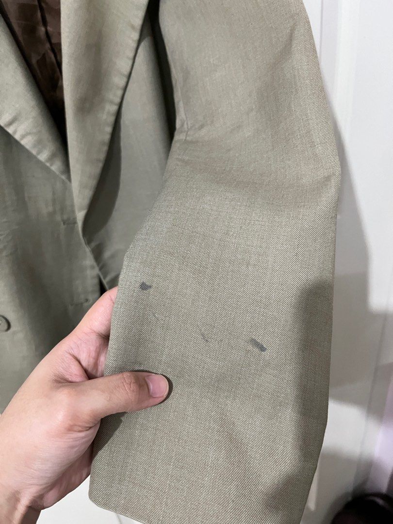 Green formal blazer for women (Category: Coats, Jackets and Outerwear) located in Quezon City. Submitted by tomiteepee (Listing ID 1378255998, Image 3). Description: Color moss green Small to med frame Bust up to 36 Waist up to 30 May light stain pero pwede i -fold. Not sure if washable. .