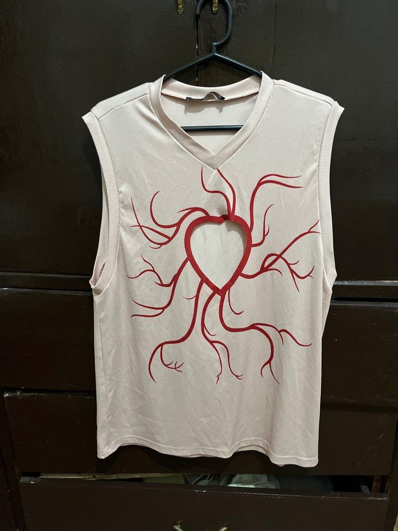Heart Vest (Category: Sleeveless) located in Las Pinas. Submitted by basicapparel_mnl (Listing ID 1378272671, Image 2). Description: - no damages 💐 - condition 9/10 💐 - price still negotiable 💐.