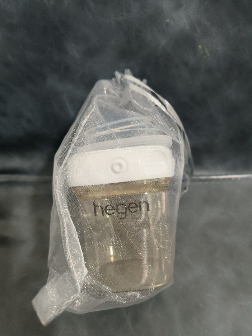 Hegen bottle (Category: Breastfeeding & Bottle Feeding) located in Singapore. Submitted by nana895 (Listing ID 1378214333, Image 1). Description: Have 1 spare 150ml bottle with fast teat..