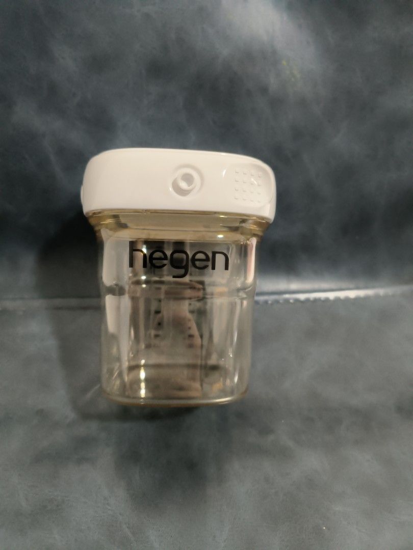 Hegen bottle (Category: Breastfeeding & Bottle Feeding) located in Singapore. Submitted by nana895 (Listing ID 1378214333, Image 2). Description: Have 1 spare 150ml bottle with fast teat..