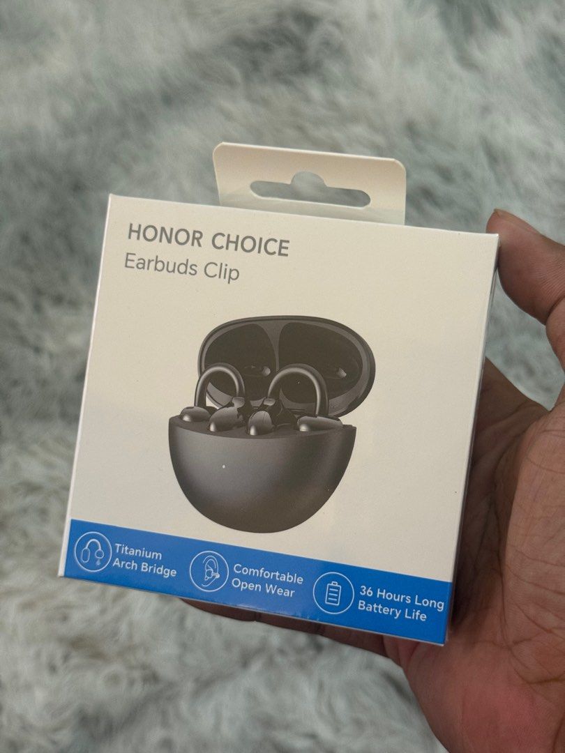 HONOR CHOICE Earbuds Clip (Category: Earphones) located in Makati City. Submitted by bloggerrific (Listing ID 1378321530, Image 2). Description: Original 4,500.HONOR CHOICE Earbuds Clip. Sealed..