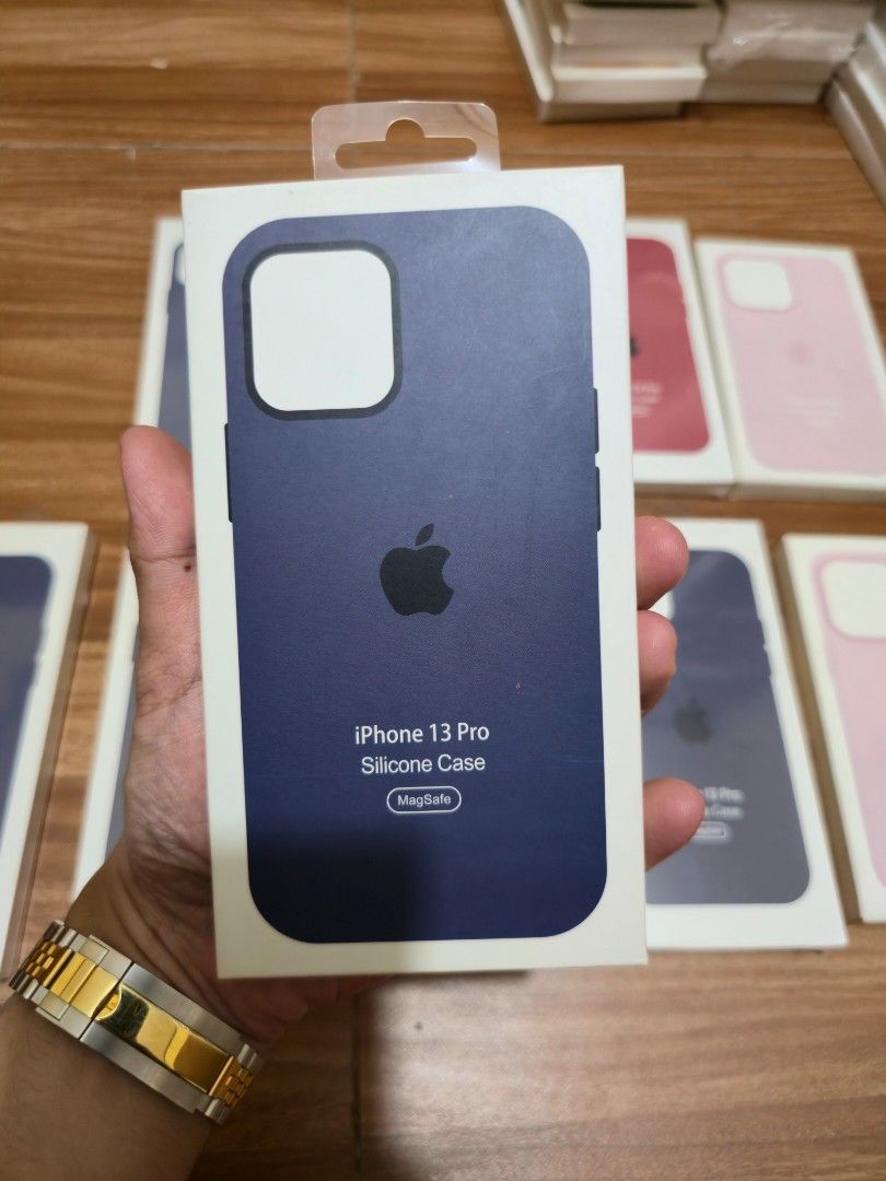 iPhone 13 Pro Magsafe Silicone Case ONHAND (Category: Cases & Sleeves) located in Manila. Submitted by APPLEGOALS (Listing ID 1378321105, Image 1). Description: ONHAND ITEMS 🔥 45 minutes delivery only PM US NOW ! Guaranteed Fast Transaction 🚄 Available For Lalamove Nationwide 🛵 STA CRUZ MANILA LOCATION 📍 Original Brandnew Item ! For nationwide Delivery LBC and J and T Delivery 🚚 "All Items that we list ONHAND We will Delete it once this is s
