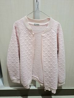 (Kategori: ) berada di . Dikirim oleh declutterbyda (ID iklan 1378275905, Gambar 1). Deskripsi: .