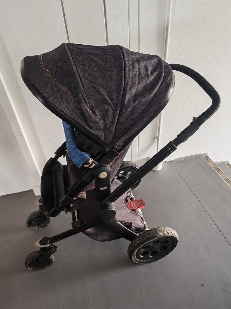 Joolz Day Stroller - Denim Noir (Category: Strollers) located in Singapore. Submitted by ddeee88 (Listing ID 1378220924, Image 3). Description: - Sturdy built with good seat height - Smooth, comfortable ride for child - Ideal for rides to/from childcare/jog with parents at the park - Sun canopy and rain cover included.