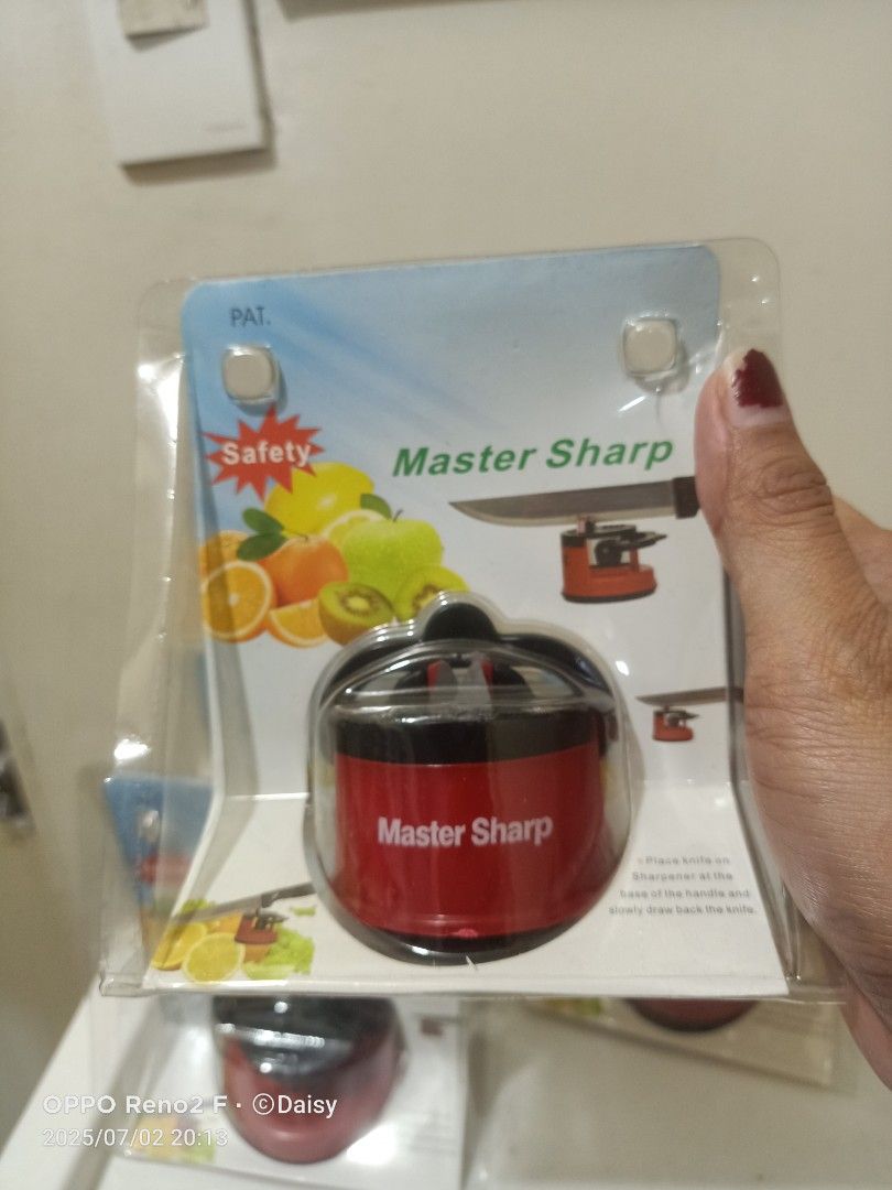 Knife sharpener (Category: Knives & Chopping Boards) located in Quezon City. Submitted by uydaisy1979 (Listing ID 1378270210, Image 1). Description: 60 Each.