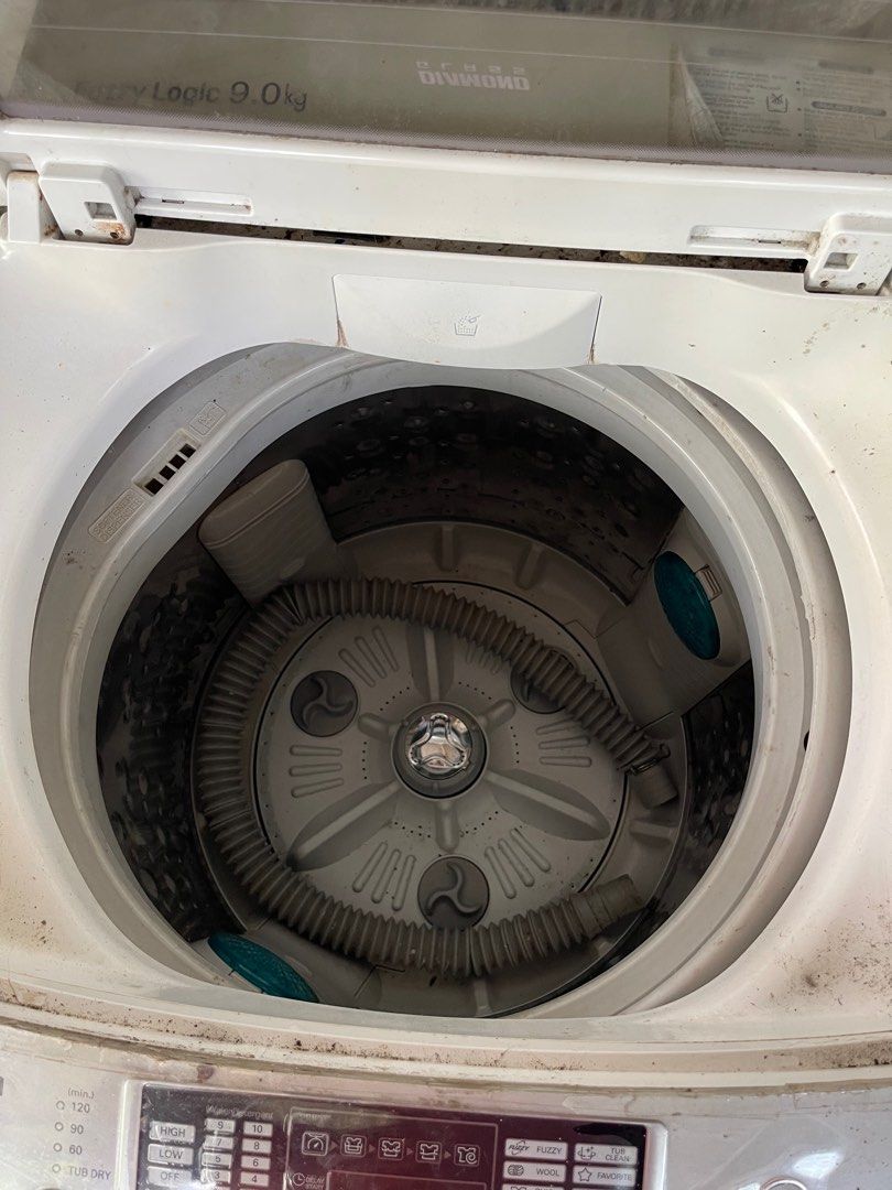 LG 9kg Fuzzy Logic AWM (Category: Washing Machines and Dryers) located in Pasig City. Submitted by declutter.rae (Listing ID 1378188376, Image 3). Description: Working washing machine, just shakes and has a knocking sound. Most probably sa suspension yung reasonpero di sya nareaolve nung technician na nagcheck. Selling this for home use (kayo na po bahala magpagawa) or for parts sa mga gumagawa ng washing machine..