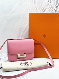 (Category: ) located in . Submitted by redrabbitluxury_singpore (Listing ID 1378197931, Image 1). Description: .