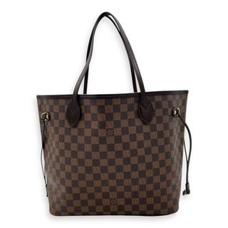 (Category: ) located in . Submitted by carousellluxury (Listing ID 1378219168, Image 1). Description: .