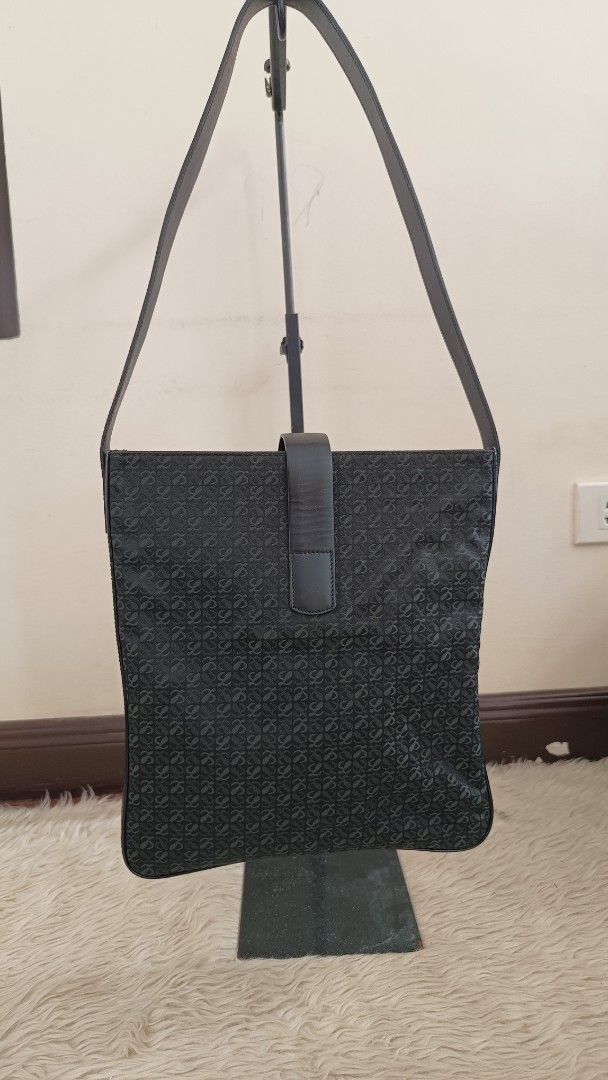 Lowve Women's Patterned Sling Bag (Category: Luxury Bags & Wallets) located in Davao. Submitted by fabmegashop (Listing ID 1378251660, Image 2). Description: - guaranteed authentic - in good condition #bags #womensbags #women #patterned #luxury.