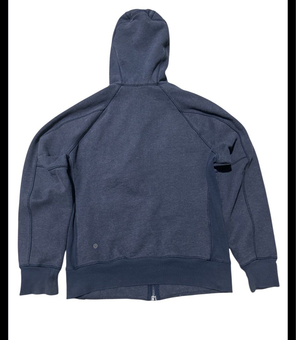 Lululemon jacket small (Category: Activewear) located in Iba. Submitted by xooperfindslb (Listing ID 1378282364, Image 2). Description: Fixed price, free shipping!!! Lululemon jacket Preloved Super minor hairline crack sa logo pero d halata.