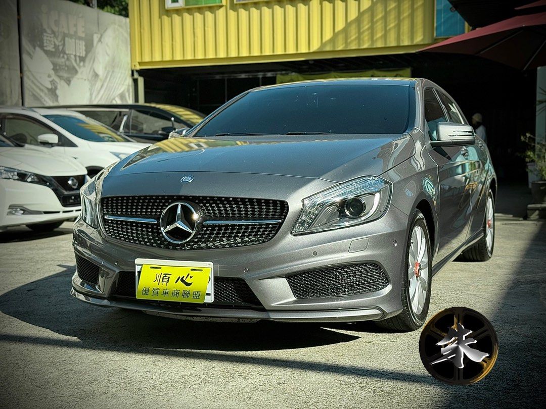 由 xiaozhu0627 (刊登 ID 1378166525，圖片 1) 提交，位於 新北市 (New Taipei) 的 🔥M-Banz A-Class 2014款 A180 灰色🔥 (類別：汽車出售)，說明：🔥M-Banz A-Class 2014款 A180 灰色🔥 ✖️✖️✖️現車在庫✖️✖️✖️ 💰尊榮優惠價：39萬 ❓想要品質漂亮的車款❓ ❓想要安全有保障的售後服務❓ 🔥小🐷是您最好的選擇👍 甜甜優惠價❤️品質嚴選👍現場試車😍低率貸款 ✨品質、服務、價格 全面照顧✨ 問問不用錢❤️但確定喜歡再來🙏 價格優惠到快被吊起來打了🤪 IG▶️Xiaozhu.car👈優質車款隨你選❤️ 📱：0968617928｜24小時全天候服務 🔥里程：148000🔥 👉2013年份車款👈 🐷🐷🐷🐷🐷🐷🐷🐷🐷 👉車輛簡介👈 🔘導航 🔘W176 🔘換檔撥片 🔘恆溫空調 🔘主駕駛電動座椅 🔘主動式智慧定速系統 ⚠️無車身/引擎號碼變