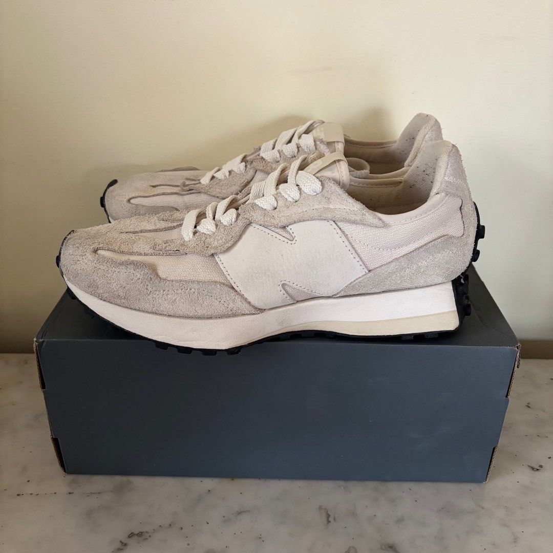 NEW BALANCE LIFESTYLE 327 (Category: Sneakers) located in Muntinlupa City. Submitted by cmllslv (Listing ID 1378167408, Image 3). Description: Price negotiable Used once RFS: upgrade SIZE: 10 US M 11.5 US W 9.5 UK 44 EU 28 CM .