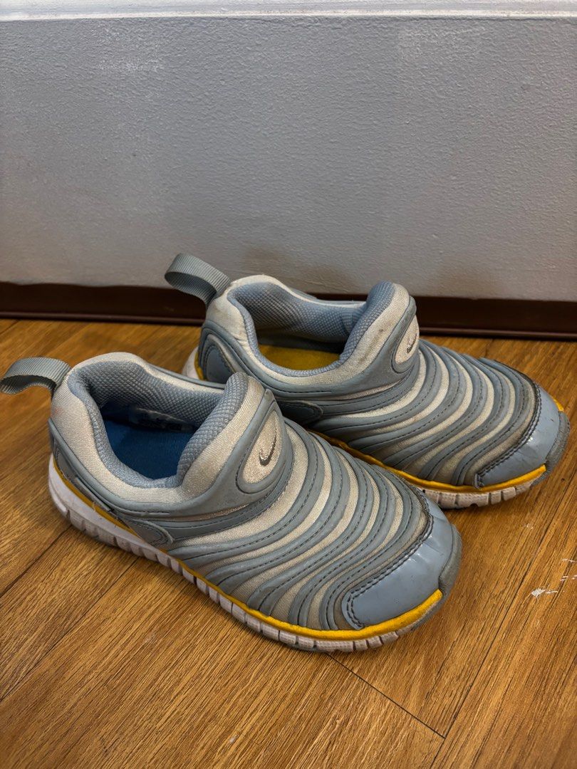 Nike Dynamo Free (Category: Babies & Kids Fashion) located in Paranaque City. Submitted by avec21 (Listing ID 1378245957, Image 3). Description: Nike Dynamo Free for Kids (Preloved) Color: Aura White Worn Blue Bought from Japan My son worn this when he was 4yo Size: 11C US RFS: Outgrown Pick-up location: Paranaque Shipping c/o buyer.