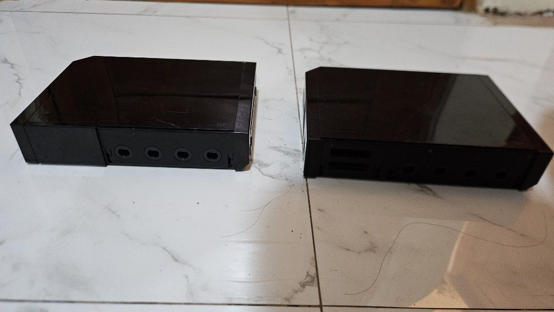Nintendo Wii (2pcs) (Category: Nintendo) located in Makati City. Submitted by dekudc (Listing ID 1378287471, Image 2). Description: Nintendo wii (2pcs)- untested/as is Unit only. Nasama lang sa package. Walang cables. Test all you want sa bahay, dala kyo cables nyo. Location: Binangonan Rizal Price: 2k for 2 units of nintendo wii.