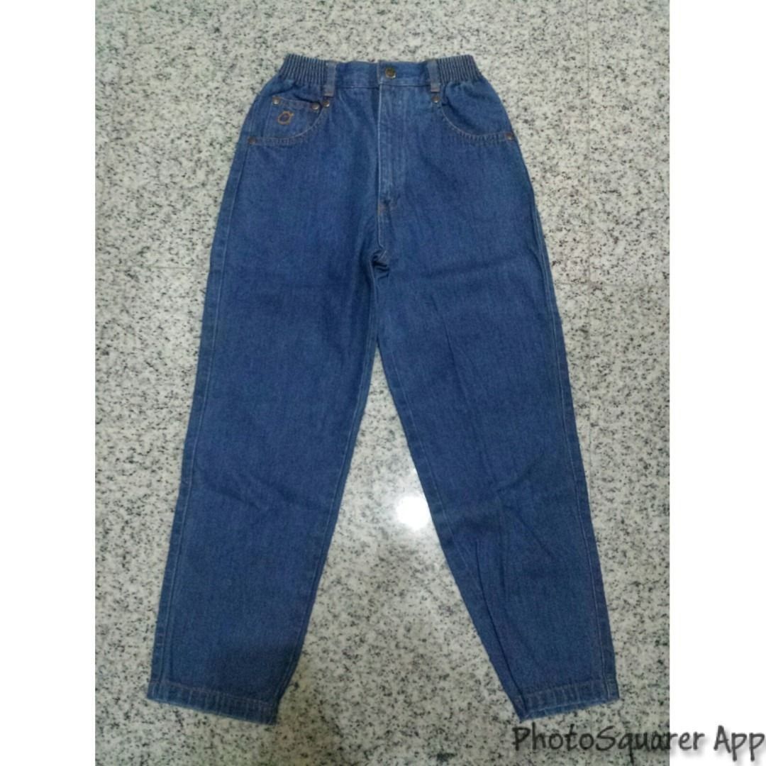 NSTOCKS] Kids Stretchable Waistband Jeans for Boys (Category: Babies & Kids Fashion) located in Singapore. Submitted by yourdailytrends (Listing ID 1378214442, Image 1). Description: Measurement: Waist 48-62cm, Length 78cm. *Due to manual measurement, kindly allow 1–2 cm differences* Collection options: -self collect at senja blk 629 -hillion mall (according to my schedule) -normal mail + $2 (not liable for lost mail) -qxpress courier + $4.30 -sp