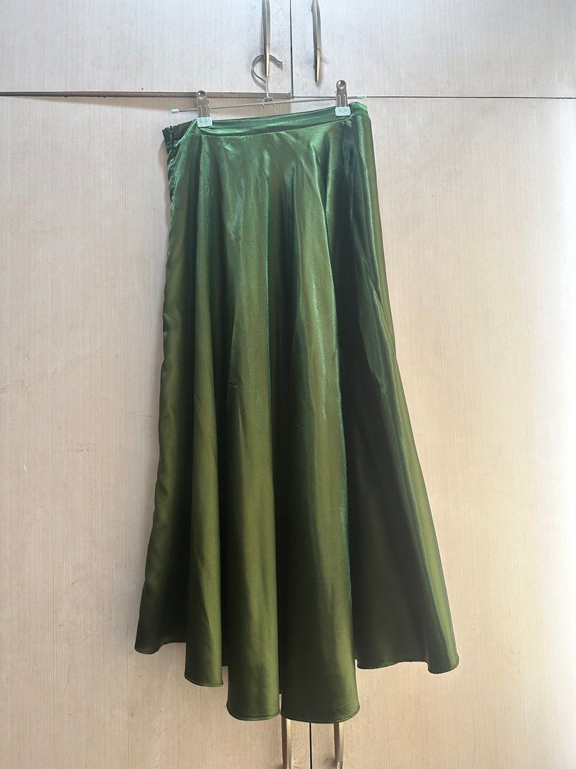 Olive Green Silk Coordinates/Dress (Category: Sets or Coordinates) located in Quezon City. Submitted by manilabey (Listing ID 1378206128, Image 3). Description: -Abby Joryl Front Knot Bra Top & Midi Flare Skirt -Color: Olive (see actual photos) -Used once only -Not available anymore at the website -Perfect for weddings, birthdays, formal events, etc..