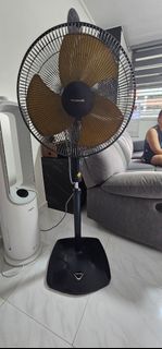 (Category: ) located in . Submitted by lsxe97 (Listing ID 1378192804, Image 1). Description: .