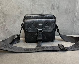 (Kategori: ) berada di . Dikirim oleh brandedboutiquez (ID iklan 1378304820, Gambar 1). Deskripsi: .