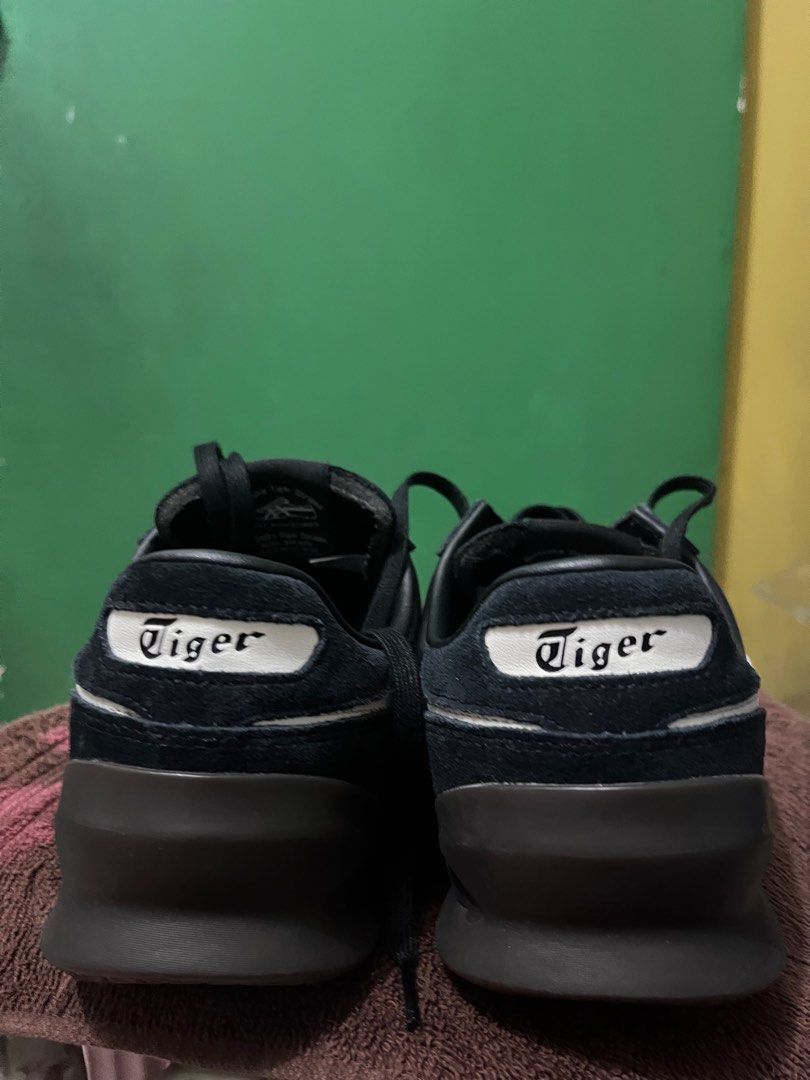Preloved Onitsuka Tiger Ohbori A50 (Category: Sneakers) located in Makati City. Submitted by kendsdeclutter (Listing ID 1378176249, Image 3). Description: Condition: Barely used but still in great condition. Bought in Japan last December 2024 Authentic and no issues. Price is negotiable..
