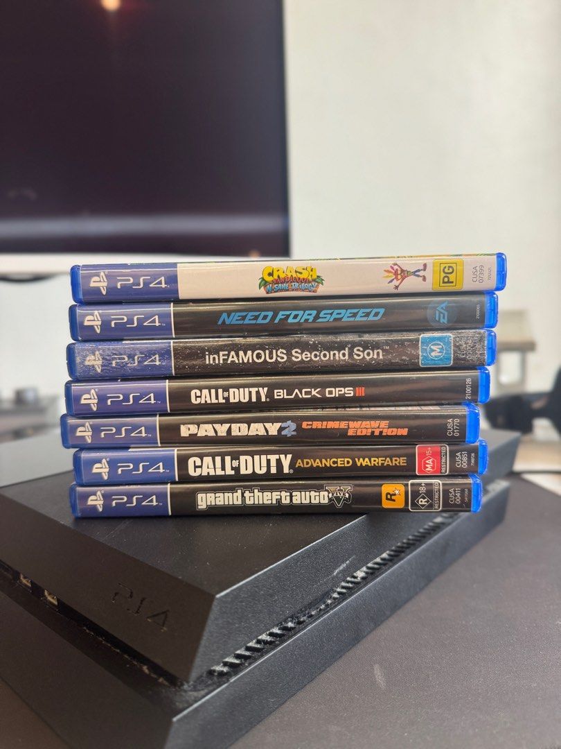 PS4 Phat 500 GB + 3 games (Category: PlayStation) located in Las Pinas. Submitted by jeremiah00 (Listing ID 1378266260, Image 2). Description: .
