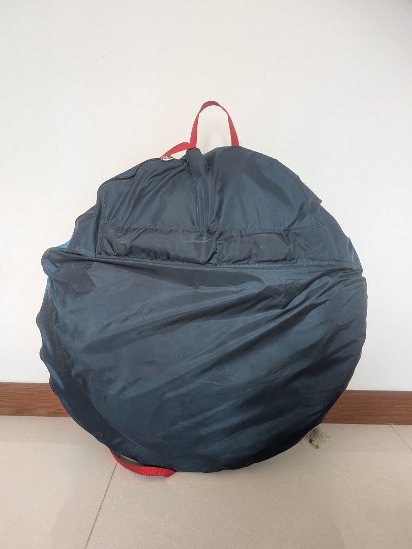 Quecha Rope Quechua 2 Seconds Tent, Sports Equipment, Hiking & Camping on Carousell